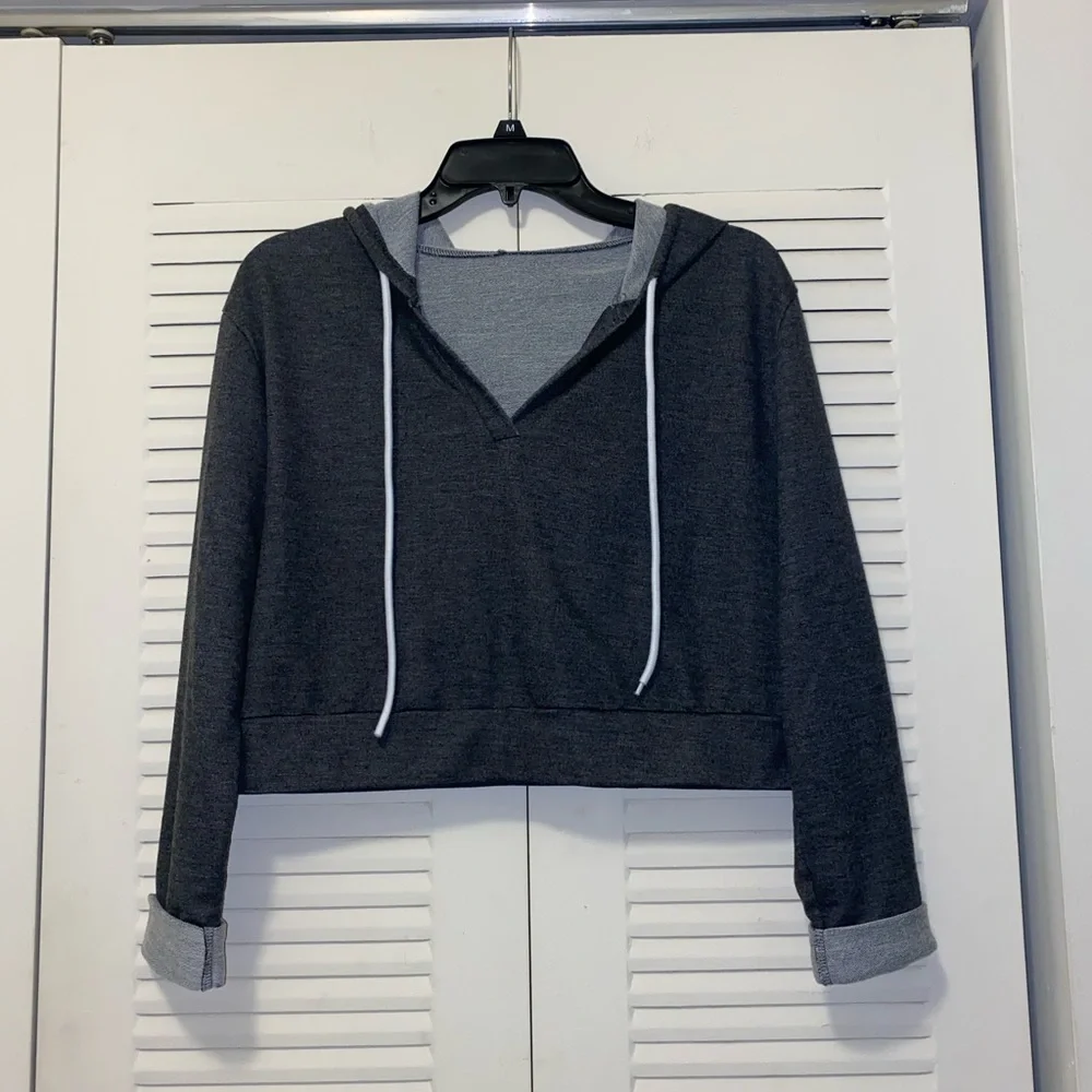 Gray Cropped V-neck Hoodie